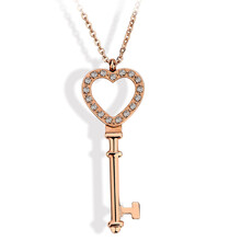 卡洛美<em>毛衣</em>链女 <em>百搭</em>时尚爱心水晶<em>长款</em>钥匙挂