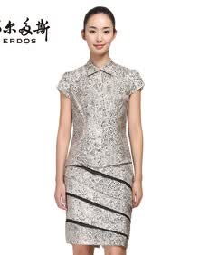 鄂尔多斯新款 100%桑蚕丝<em>女款短裙</em> 印花包臀