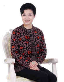 <em>中老年毛衣开衫</em>妈妈装老人女羊毛衫加厚大码中