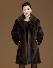 <em>憨厚皇后</em>2013新款水貂裘皮 女貂皮大衣整貂 海