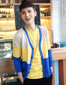 谦优尚 学院风<em>男式开衫毛衣</em>外套男<em>时尚</em>大条纹