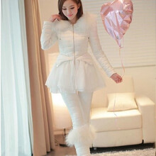 2013秋冬新款<em>少女公主装</em> 气质蕾丝款羽绒服外