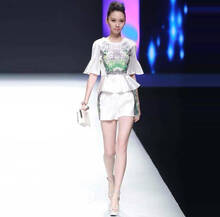纯束欧美明星<em>新款</em>走秀拼接<em>上衣 短裤套装</em> 图片