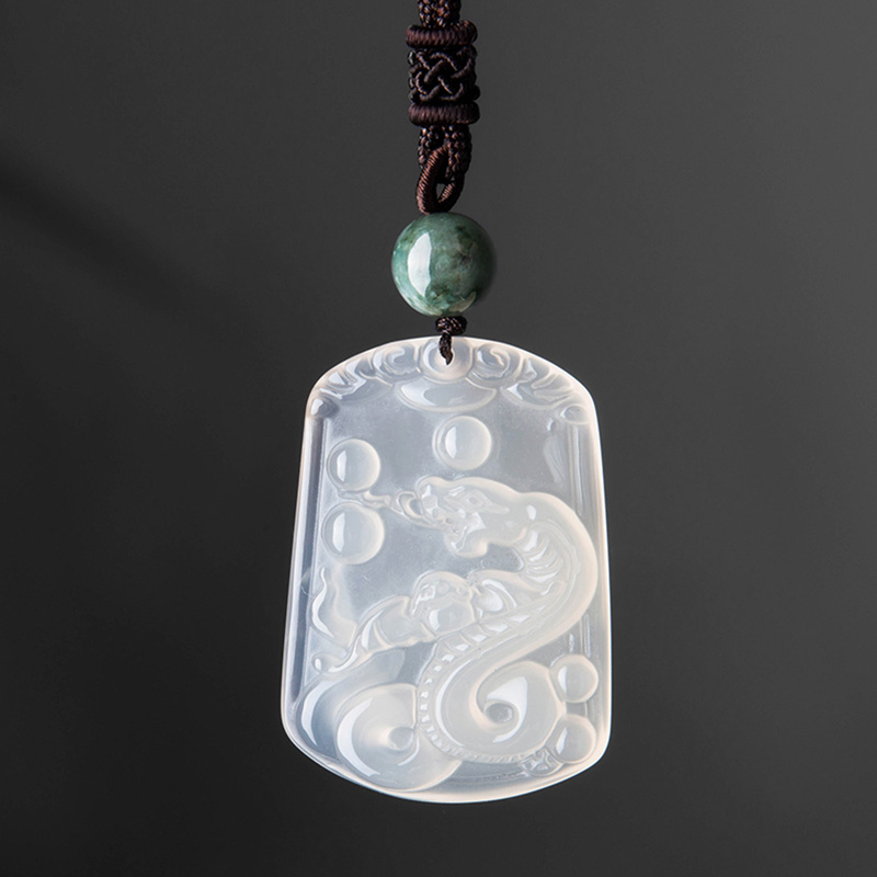 别人送的玉吊坠可以挂吗?朋友放家里10几年了