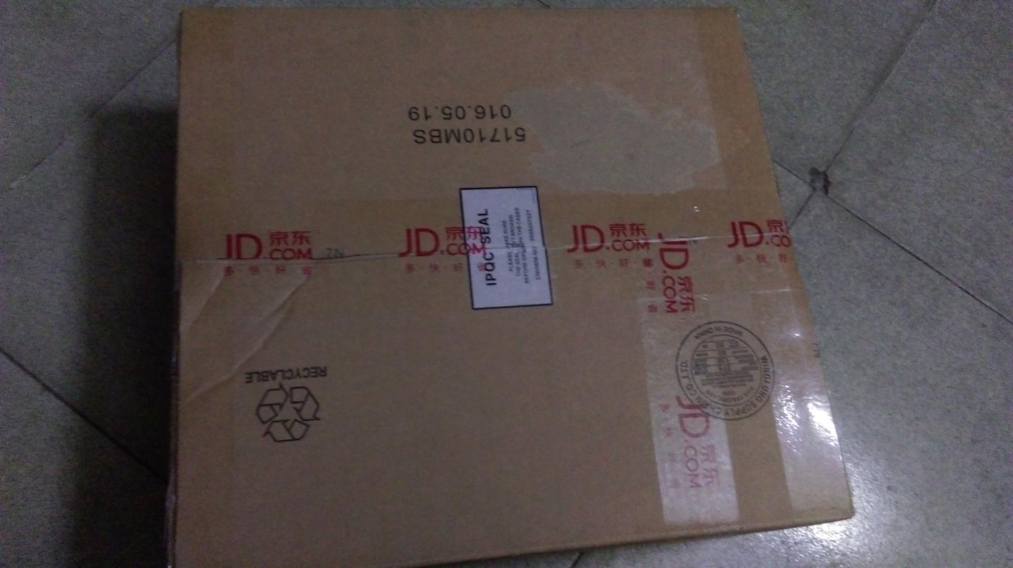 实在太小巧了,做工也非常精细,华硕一直在用的品牌。