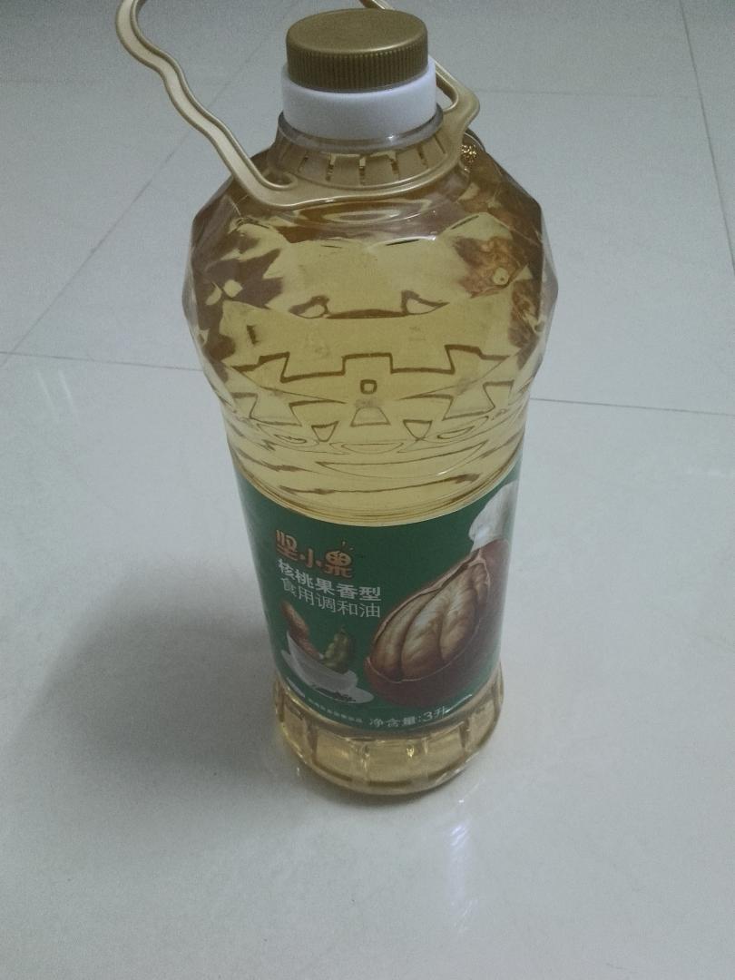 核桃味很独特,值得推荐。核桃油对大脑的帮助是不用去宣传就知道的。油很好,吃完再来买。