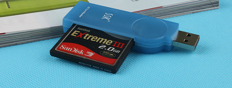 SSK飚王 琥珀SCRS028 CF 专用读卡器 USB2.0 高速直读 相机CF卡读卡器