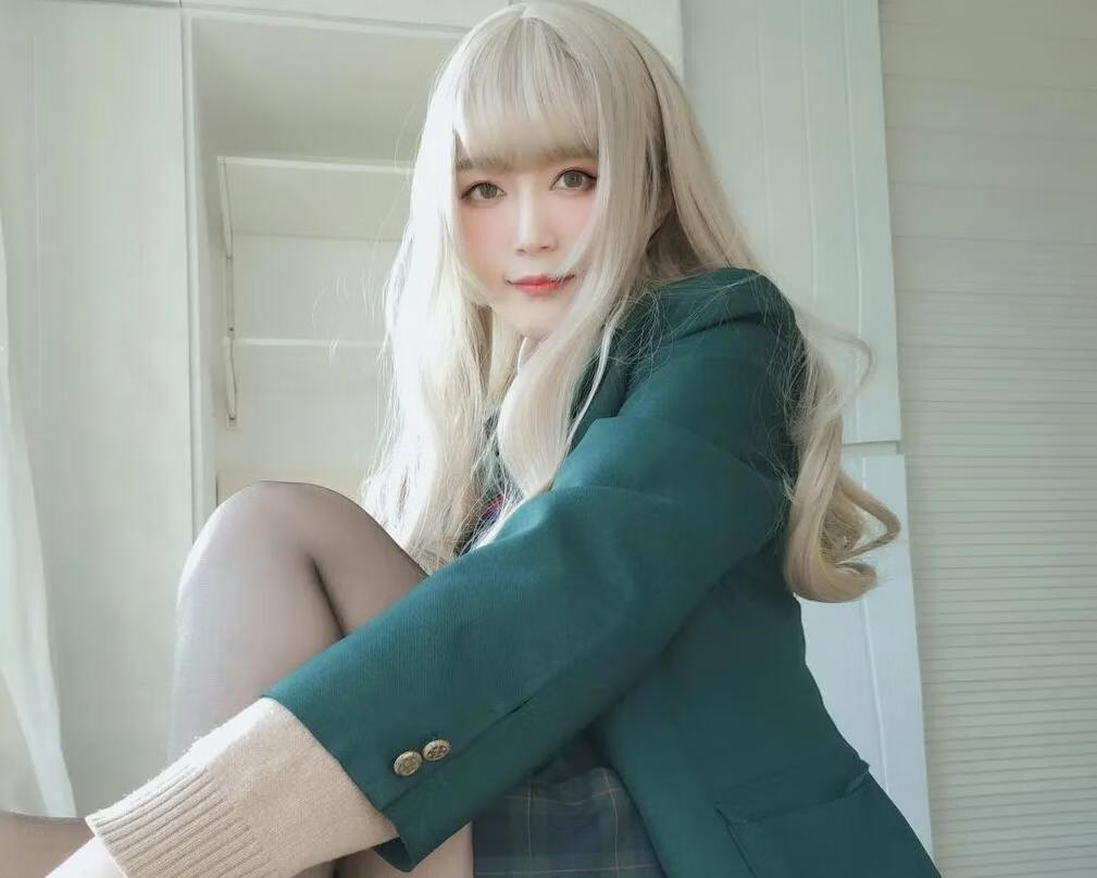 %title插图%num《灰色空间》:白银81带你探索时尚的奇幻世界! %title插图%num《灰色空间》:白银81带你探索时尚的奇幻世界!