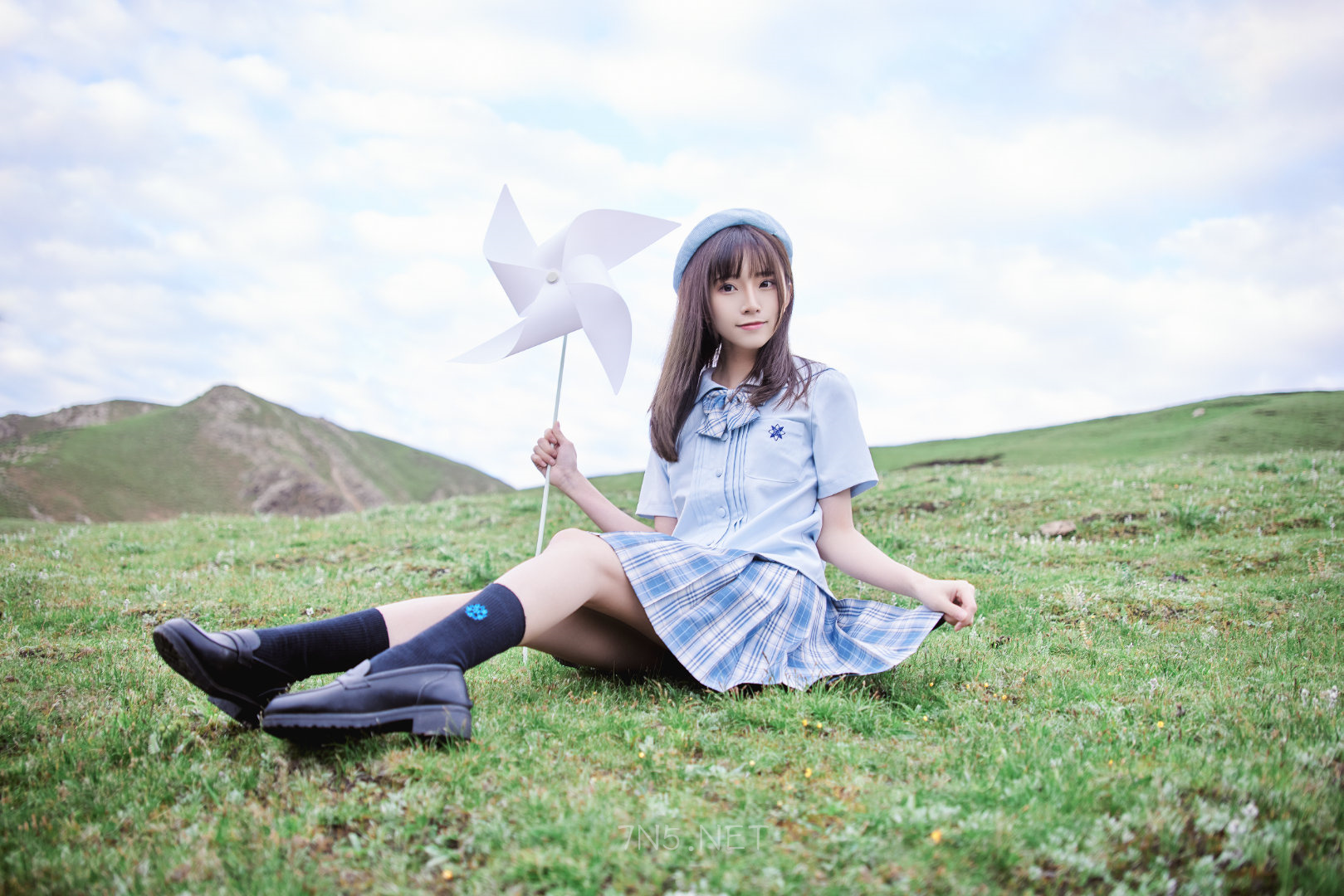 高山草原里的Kitaro_绮太郎 JK写真实拍