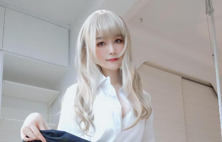 %title插图%num《灰色空间》:白银81带你探索时尚的奇幻世界! %title插图%num《灰色空间》:白银81带你探索时尚的奇幻世界!