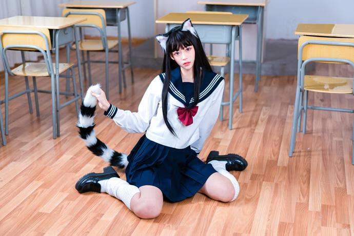 虫皿虫皿-猫娘jk制服 [12P-81MB]