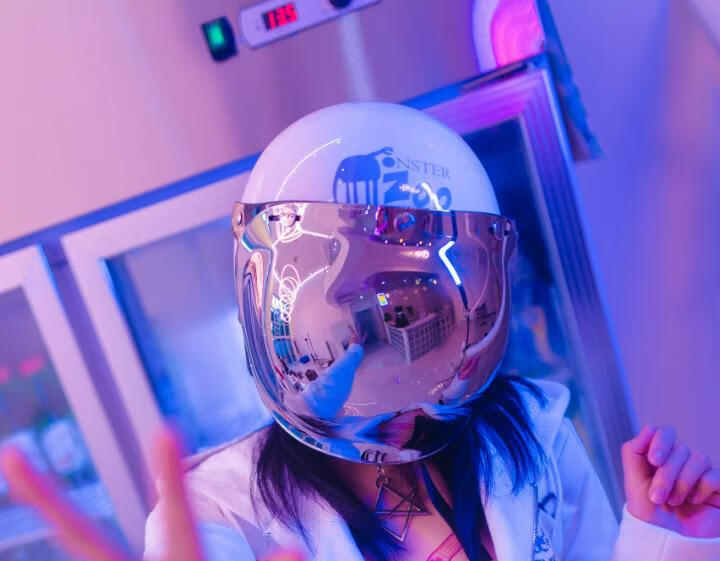 %title插图%num柒柒要乖哦《骑行少女》:小姐姐带你穿越赛博朋克世界 %title插图%num柒柒要乖哦《骑行少女》:小姐姐带你穿越赛博朋克世界