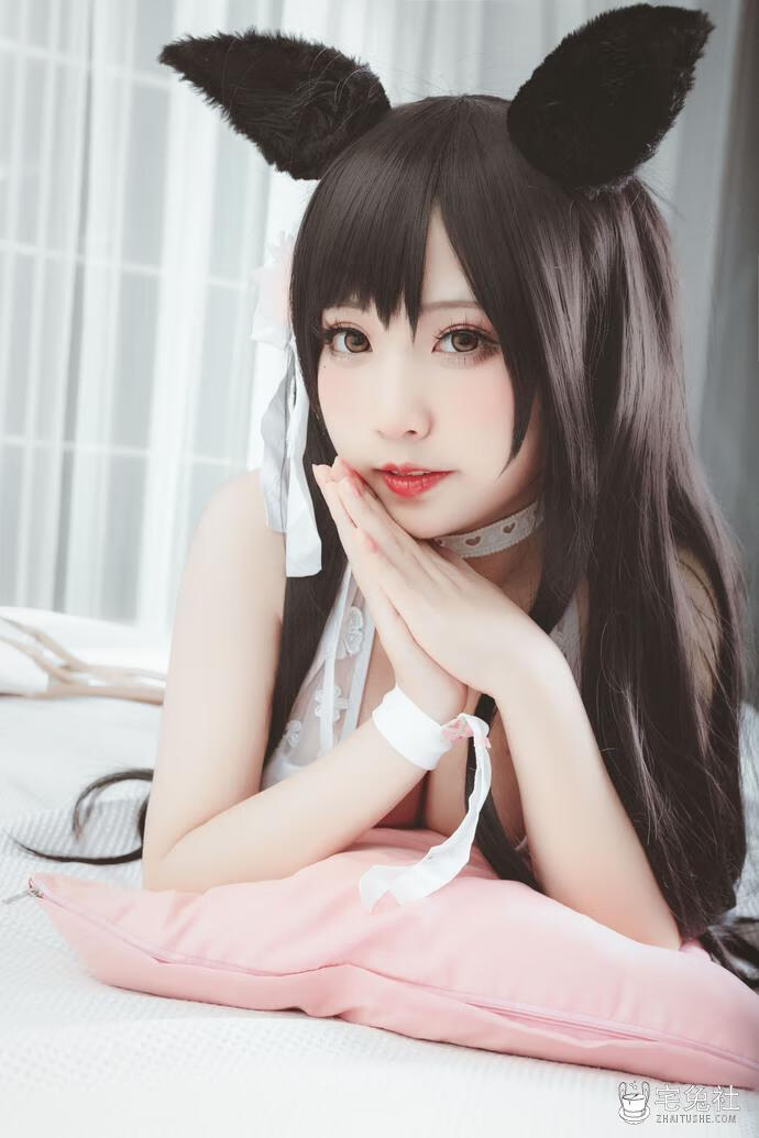 猫田圣奈奈-NO.004-爱宕泳装-盛夏进行.jpg 猫田圣奈奈(桃之啾啾)全套cos图片合集 明日方舟食铁兽可爱有肉