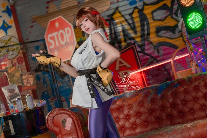 咬一口兔娘-4月作品 拳皇-坂崎百合 [83P-1V-1.67G]