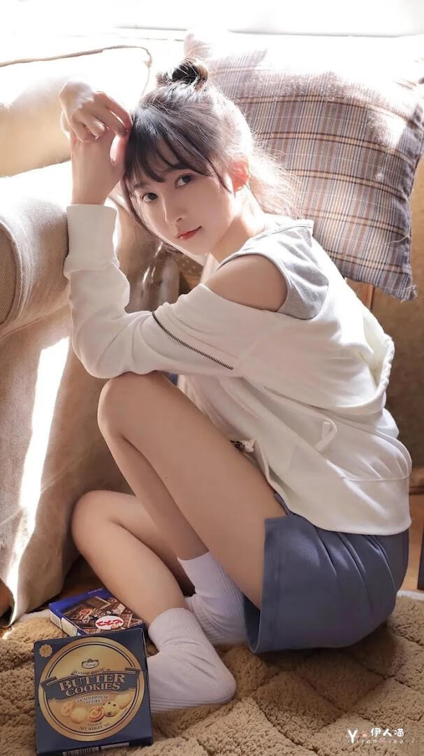 「萌妹壁纸」 YRM.011-软萌妹子图