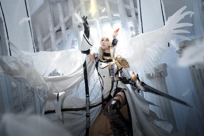 「COSPALY」明日方舟耀骑士玛嘉烈·临光-10P@啊板的猫