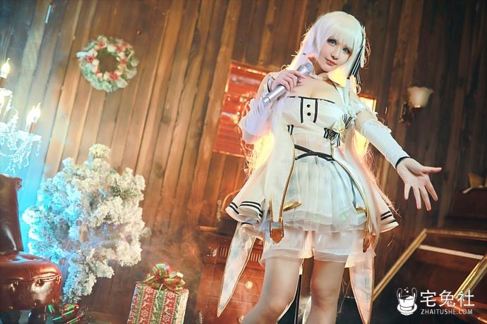 前羽 NO.003 碧蓝航线 光辉.jpg 前羽全套作品图合集 从上海到日本,这位超级萌妹子为何成了“宅男心头肉”?