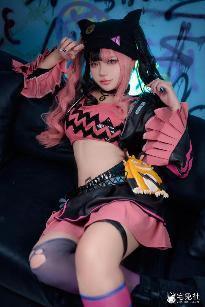 ZinieQ NO.49 Zoe Rayne.jpg 越南妹子ZinieQ全套作品图合集 从二次元走出的甜辣女神!