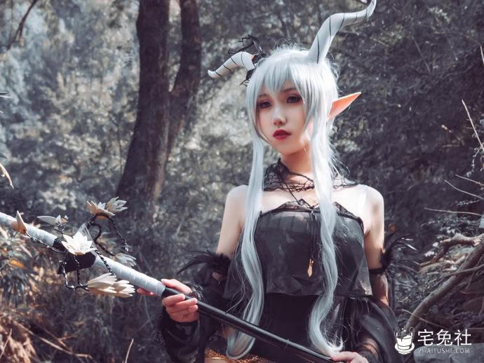 芋圆侑子-cosplay作品008-闪灵泳装-宅兔社.jpg 暧昧不已!芋圆侑子邻家姐姐剧情版过瘾还是魔王的新娘更加刺激?