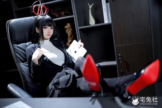 九柒喵为什么能火遍二次元？当她穿上体操服白子那一刻，我终于懂了！