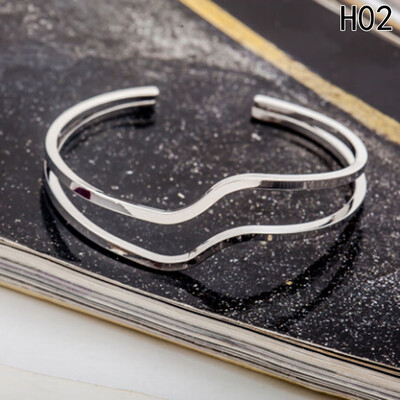 

Fashion Simple Wave Bracelet Smooth double-sided Three Dimensional Open Bracelet