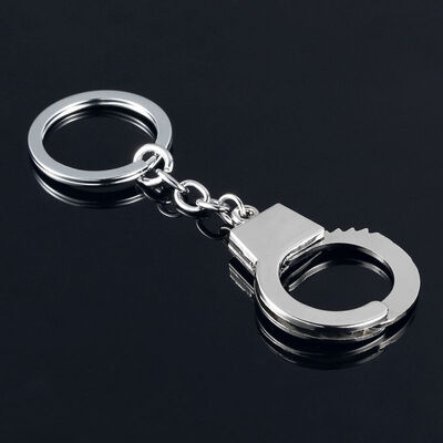 

Fashion Men Metal Handcuffs Shape Chain Keychain Charms Pendant Car Key Keyring Handbag Key Chain Jewelry Gift Keyfob Keychain