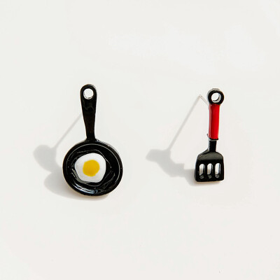 

Novel Design Fashion Personality Women Earrings Spatula Fried Egg Shape Fun Earrings Simple Cute Style Girls Earrings