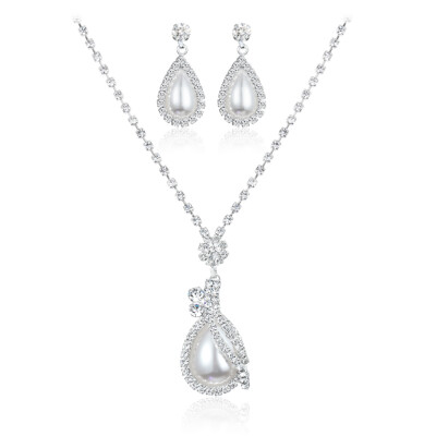 

Crystal Wild Necklace Earrings Two-piece Imitation Pearl Jewelry Set Ladies Fashion Earrings Pendant Wedding Jewelry