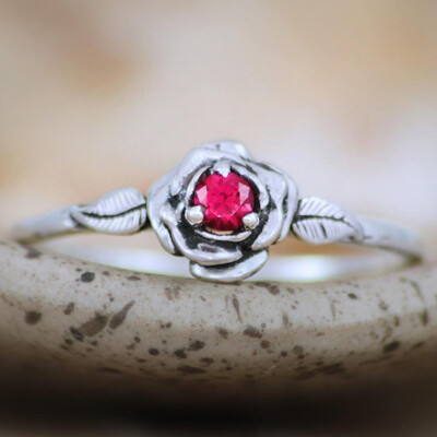 

Exquisite Women 925 Sterling Silver White Sapphire Ruby Emerald Alternative Gemstone Engagement Ring