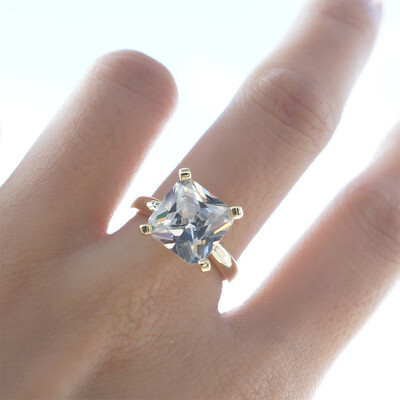 

Novelty Exquisite 925 Sterling Silver Princess Cut Natural Gemstone White Sapphire Ring