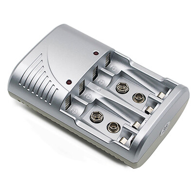 

4 Slots Portable Charger for AA AAA 9V Ni-MH Nicd Batteries