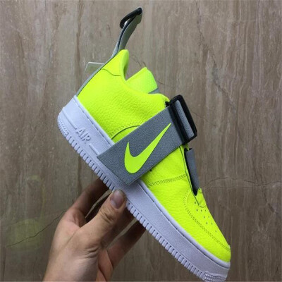 

2019 Chaussures Forces Low 1 07 LV8 Utility Womens Mens Running Shoes Volt White Black Air Just do it 1 Skate Designer Sneakers