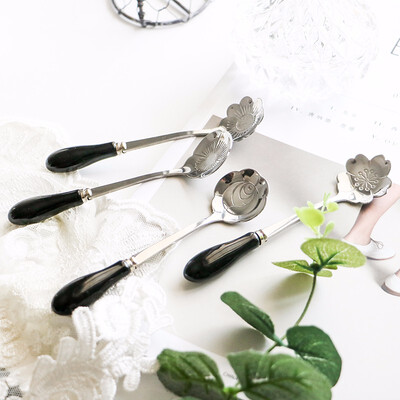 

STRUST 4pc set stainless steel porcelain Creative Flower coffee spoon set dessert spoon set stirring spoon set Ice cream spoon