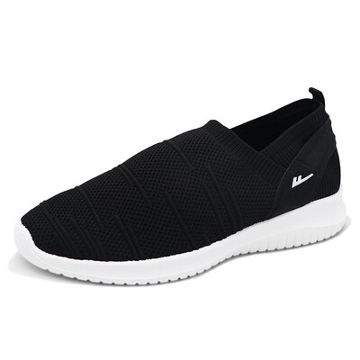 

Warrior Mens Set of Foot Flying Weaving Steps Trendy Student Sports Casual Shoes WXY-6190 Black 41