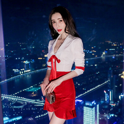 

Suit female 2018 women&39s Korean version of the v-neck long-sleeved shirt silk velvet hip skirt two-piece dress