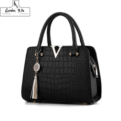 

Woman Fashion Crocodile Leather V Letters Designer Handbags Luxury Quality Lady Shoulder Crossbody Bags Fringed Messenger Bag