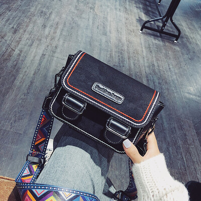 

Sen small bag female 2019 new wave Korean version of the wild Messenger bag wide shoulder strap shoulder retro port wind small square bag