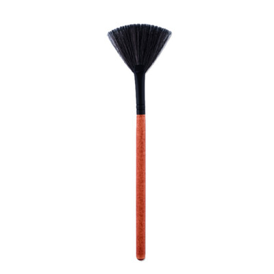 

Makeup brushes Natural Fan Blush Face Foundation Powder Cosmetics Make up Brush Maquiagem