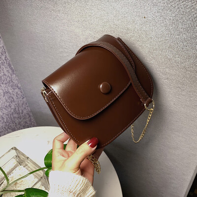 

2019 new retro chain bag female Korean version of the simple wild temperament shoulder bag fashion casual Messenger saddle bag