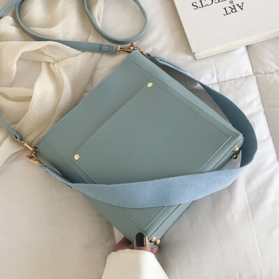 

On the new law elementary school daughters 2019 summer new Korean version of Joker shoulder bag fashion simple messenger bag