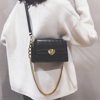 

Bag female bag new 2019 Korean version of the tide wild gas ins super fire crocodile pattern shoulder slung small square bag