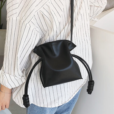 

Foreign air small bag female 2019 new wave Korean version of the wild simple shoulder bag fashion texture Messenger bucket bag