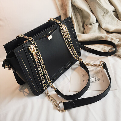 

Bag female 2019 new fashion Messenger bag tide Korean version of the simple rivet shoulder bag casual scrub chain handbags