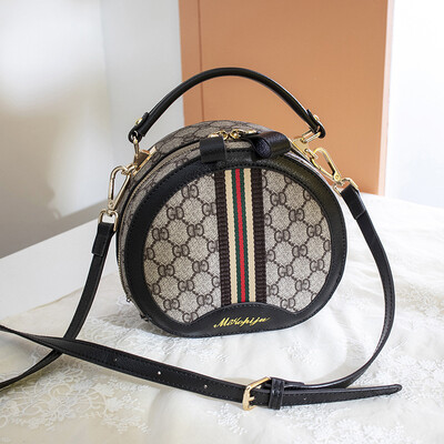 

Bag female 2019 new Korean version of the tide fashion wild ins super fire handbag small round bag shoulder bag Messenger bag