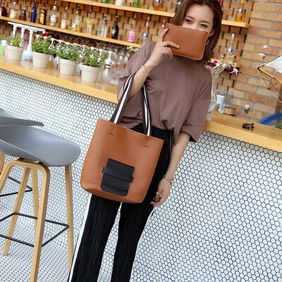 

Tailored Bucket Bag Women Wide Strap Shoulder Bag Handbag Large Capacity Crossbody Bag BG