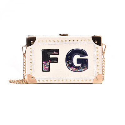 

Small Chain Box Messenger Bag 2019 New Womens Handbags Luxury Brand Designer Letter Small Fashion Rivet Shoulder Bag Sac a main