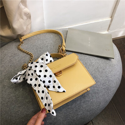 

New small bag female 2019 new wave Korean version of the wild Messenger bag chain shoulder bag wave point scarf handbag