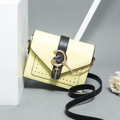 

In summer ins super-hot girls Korean version of one-shoulder oblique bag is fashionable with studentsoblique stride