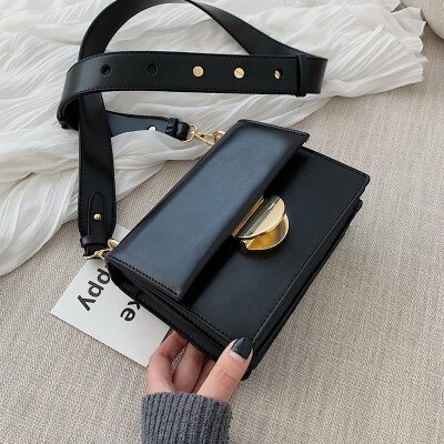 

New texture bag female 2019 new Korean fashion wide shoulder strap Messenger bag wild simple shoulder small square bag