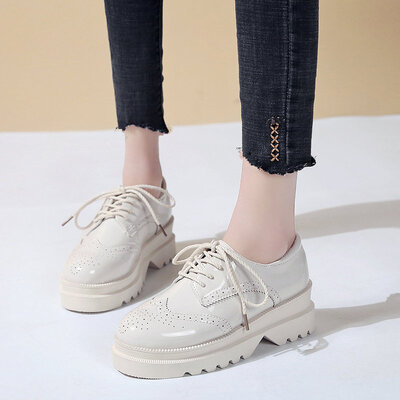 

Carved British style shoes womens Korean version of 100 flat bottoms round head lace leisure social single shoe trend